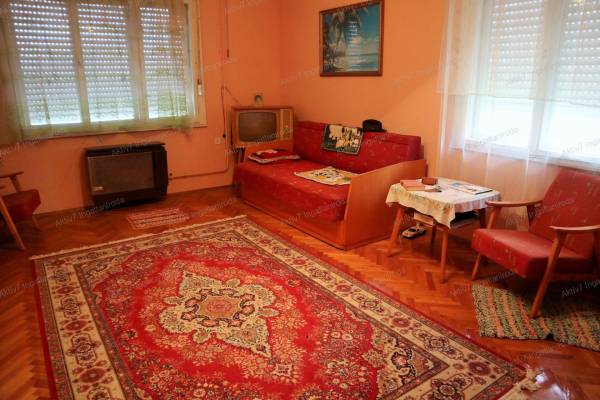 #4738 Lehet otthona és vállalkozásának telephelye