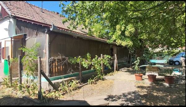 #9871 Budapesttől alig több mint 1 órányira eladó egy 22,4 hektáros élménybirtok