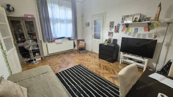 #14271 CSENDES BELSŐ KERTRE NÉZŐ 2 SZOBÁS LAKÁS.