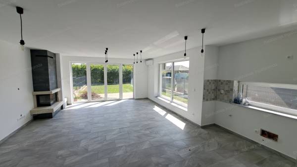 #8982 Eladó családi ház Siófok