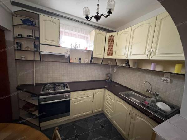 #4186 Eladó Társasházi lakás Gyulán!