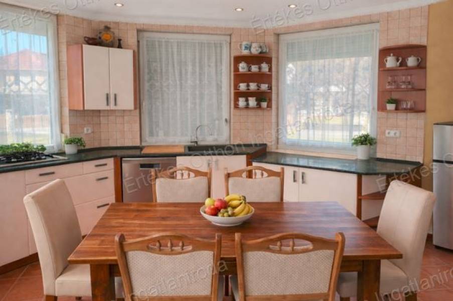 #7742 Eladó Nyírszőlős csendes utcáján családi ház