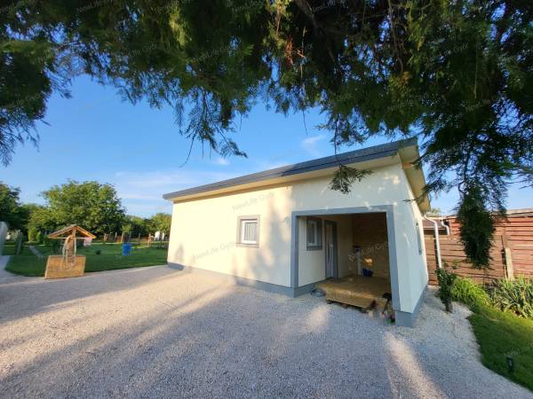 #7171 Eladó nyaraló Győr